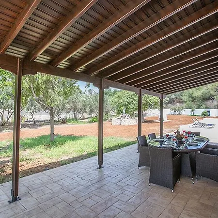Villa Konnos View, Stunning 6bdr With Private Pool, Close To Konnos Protaras