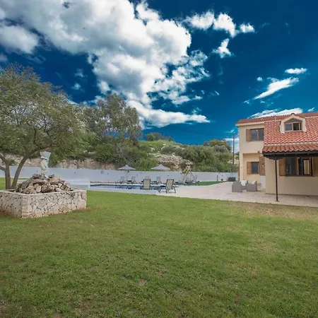 Villa Konnos View, Stunning 6bdr With Private Pool, Close To Konnos